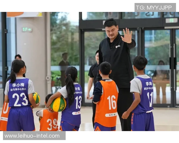 姚明在南洋的模范精神与篮球传奇的完美结合