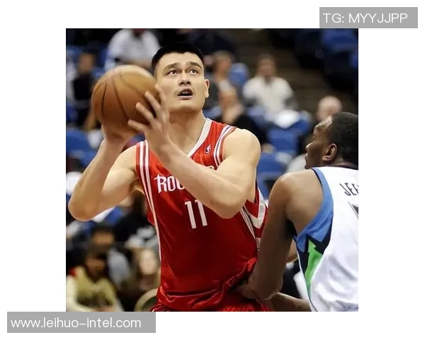 姚明巅峰时刻的伤感回忆与篮球梦想的无奈交织