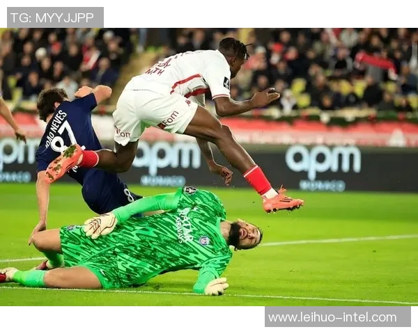 国王杯激战巴黎圣日耳曼大胜里昂五球逆转引发转会热议