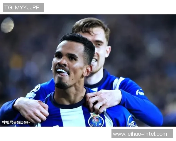 欧冠激战莱比锡与波尔图握手言和红牌事件引发全场热议