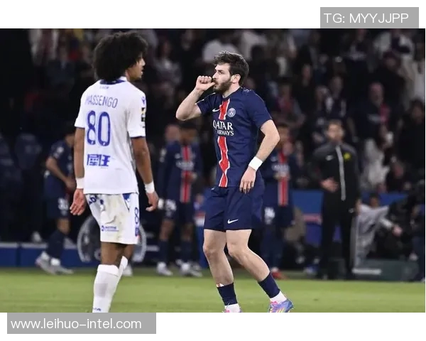 中超激战巴黎圣日耳曼大胜AC米兰补时进球引发争议与全场欢呼 中超激战巴黎圣日耳曼大胜AC米兰补时进球引发争议与全场欢呼