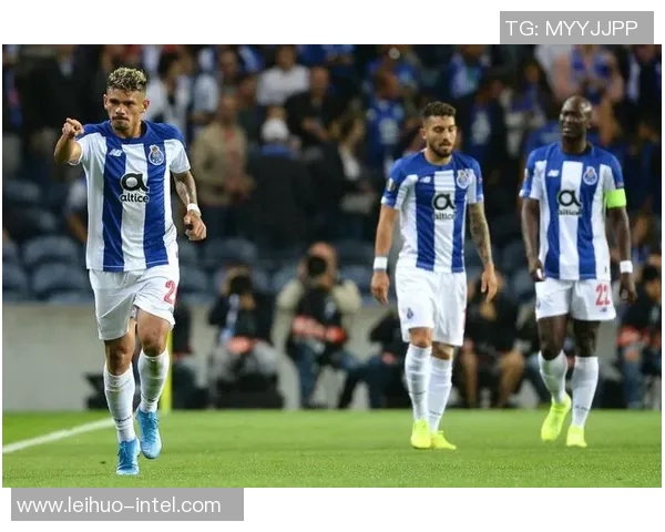 德甲赛场惊现冷门本菲卡力克莱比锡3-0引发全场震动