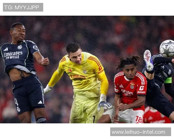 国米友谊赛逆转本菲卡乌龙球成全场焦点引发转会热议