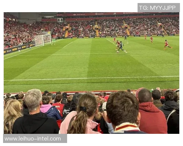 友谊赛激战：利物浦险胜拜仁红牌事件引发全场热议